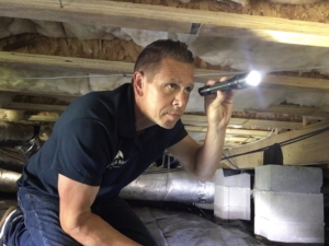 Home Inspection Murfreesboro TN, home inspector inspecting Crawl Space