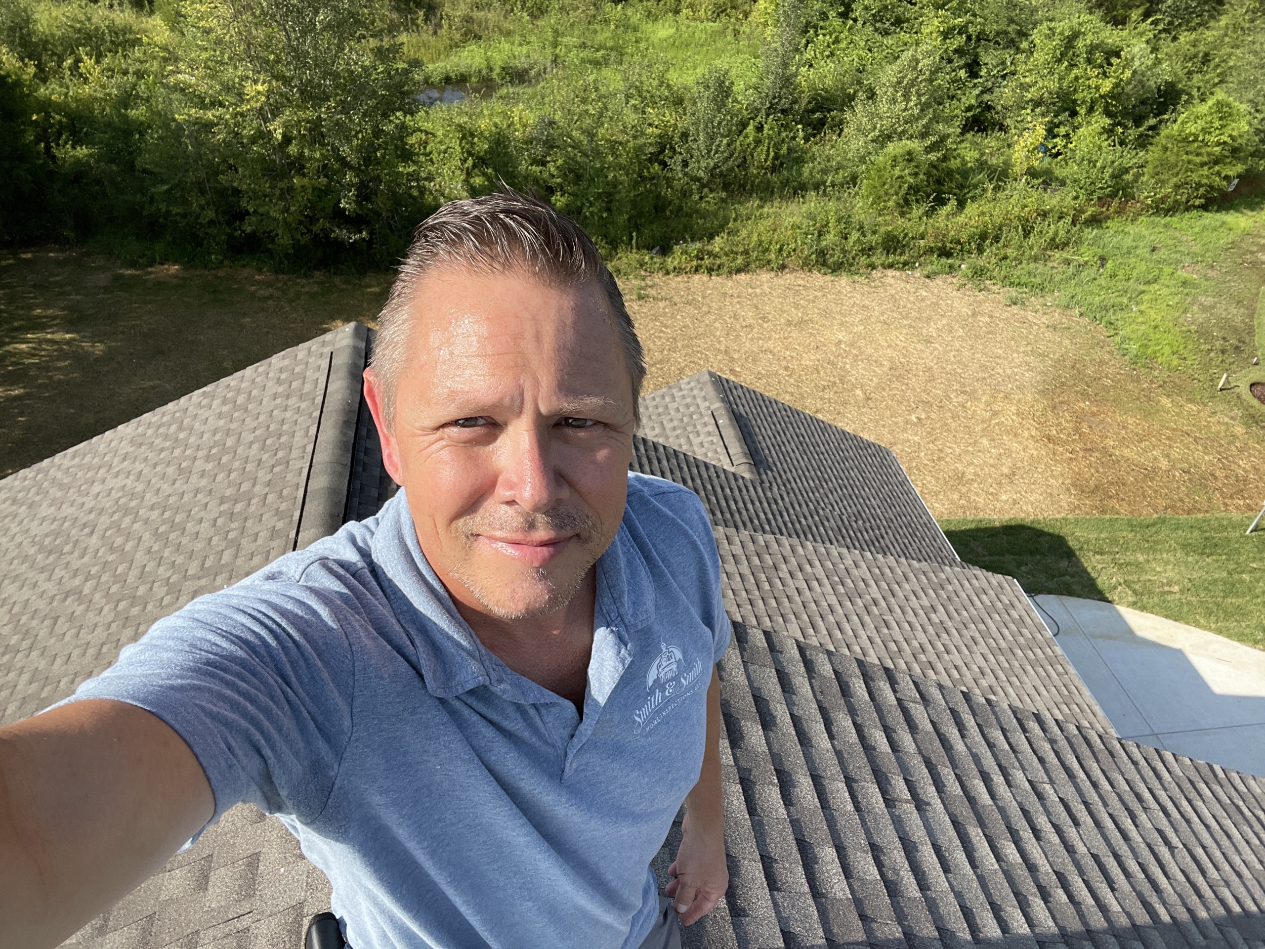 home inspector murfreesboro TN on roof shingles